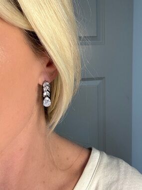 Elegant Rhinestone Silver Drop earrings New